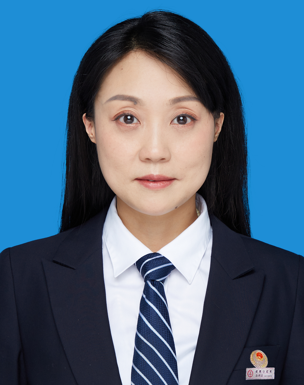 4 陈榑源，大学本科，公证员。联系电话86263363